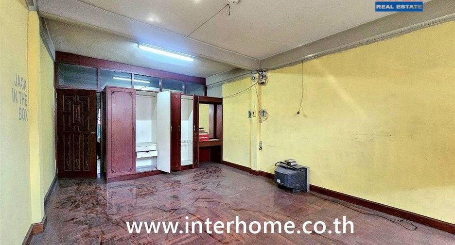Local comercial en venta de 3 habitaciones en Bang Phlat, Bangkok