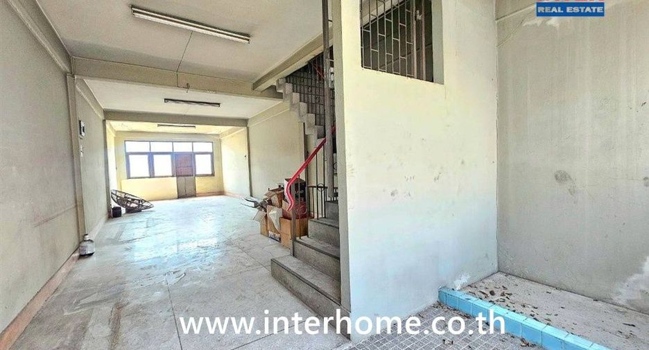 Local comercial en venta de 3 habitaciones en Bang Phlat, Bangkok