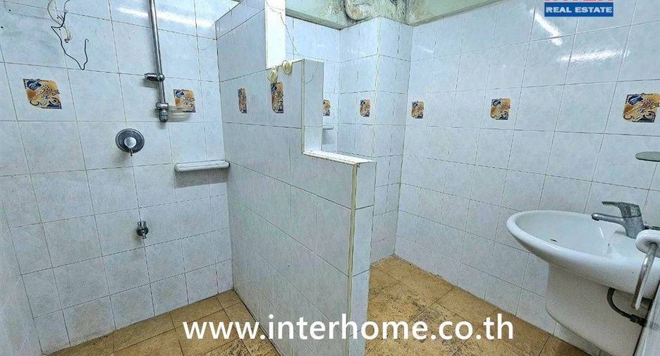 Local comercial en venta de 3 habitaciones en Bang Phlat, Bangkok