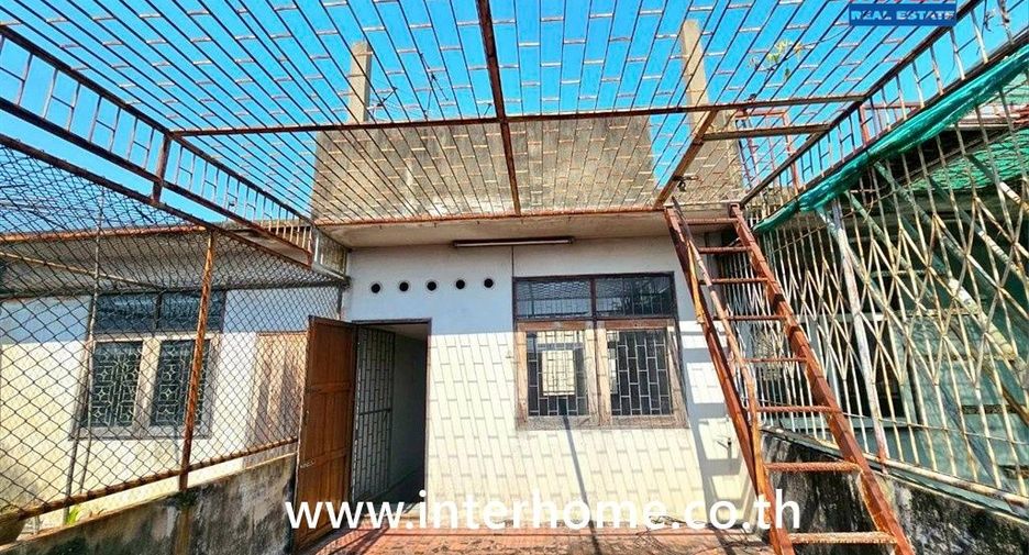 Local comercial en venta de 3 habitaciones en Bang Phlat, Bangkok
