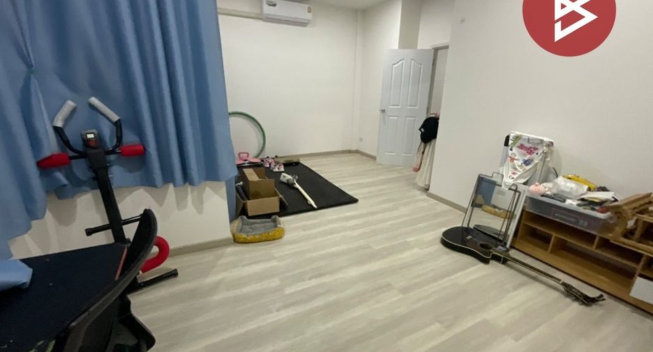 For sale 2 bedrooms townhouse in Krathum Baen, Samut Sakhon