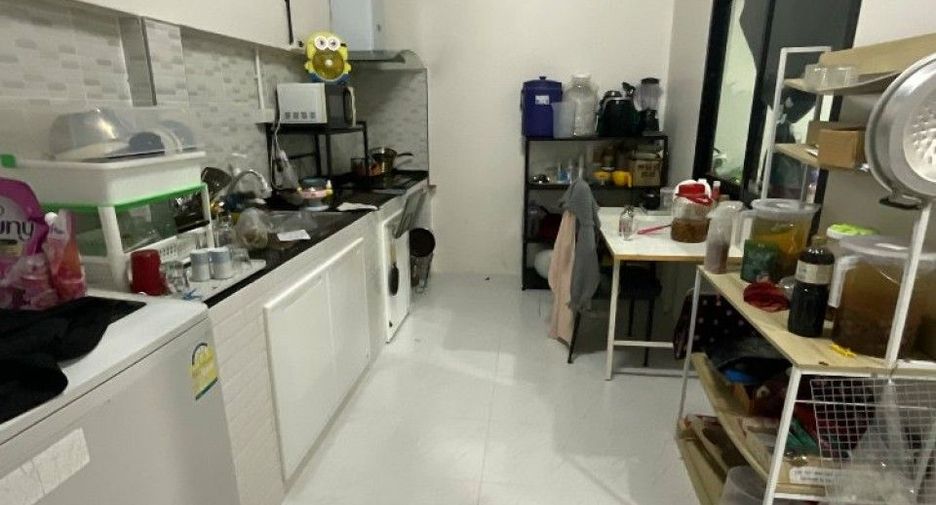 For sale 2 bedrooms townhouse in Krathum Baen, Samut Sakhon