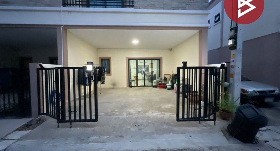 For sale 2 bedrooms townhouse in Krathum Baen, Samut Sakhon