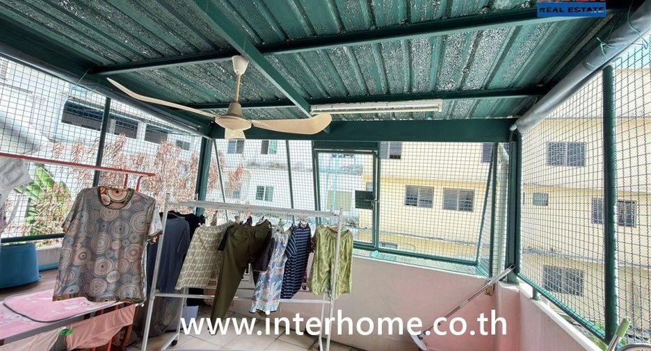 À vendre 3 chambres local commercial à Mueang Samut Sakhon, Samut Sakhon