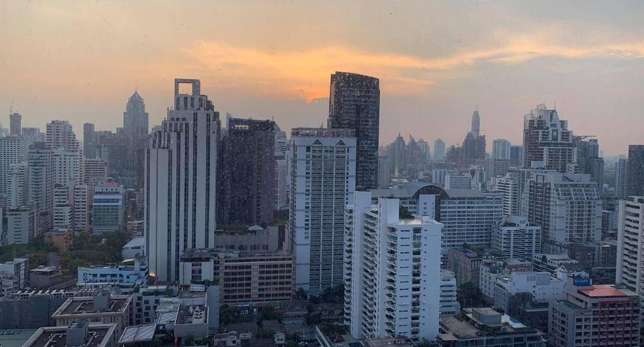 For rent 1 bed condo in Khlong Toei, Bangkok