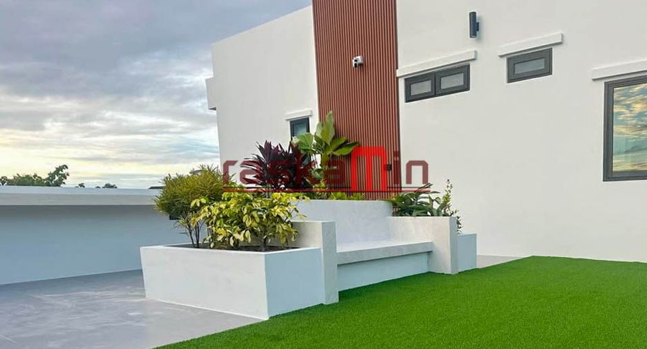 For sale 4 bedrooms villa in Bang Lamung, Chonburi