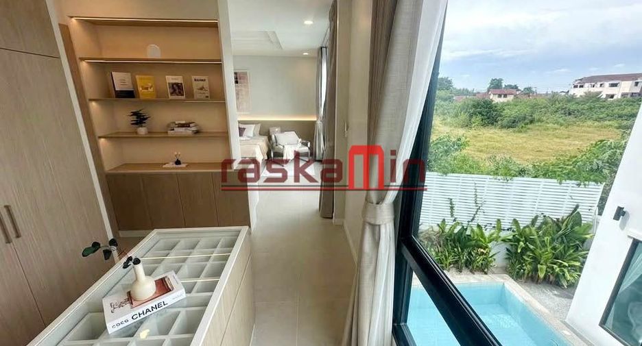 For sale 4 bedrooms villa in Bang Lamung, Chonburi