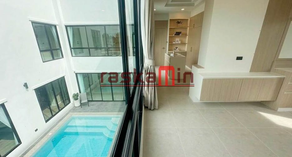 For sale 4 bedrooms villa in Bang Lamung, Chonburi