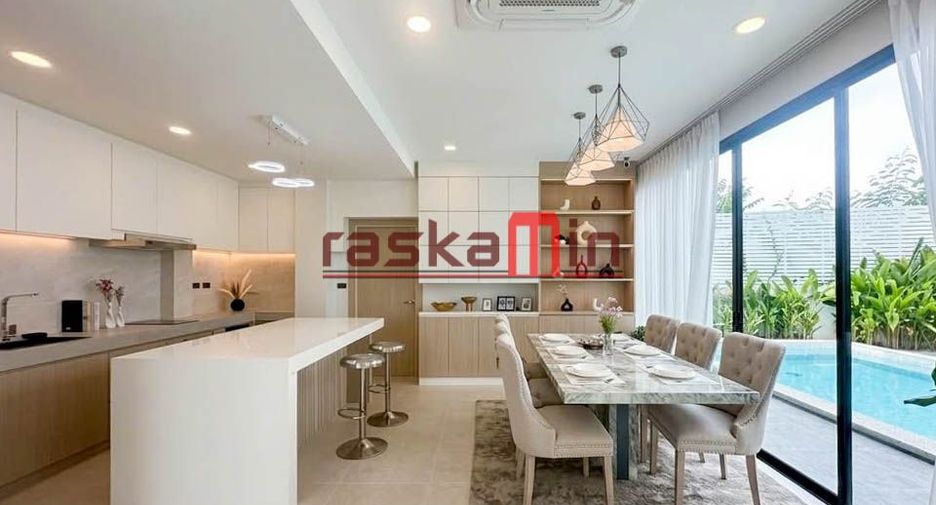 For sale 4 bedrooms villa in Bang Lamung, Chonburi