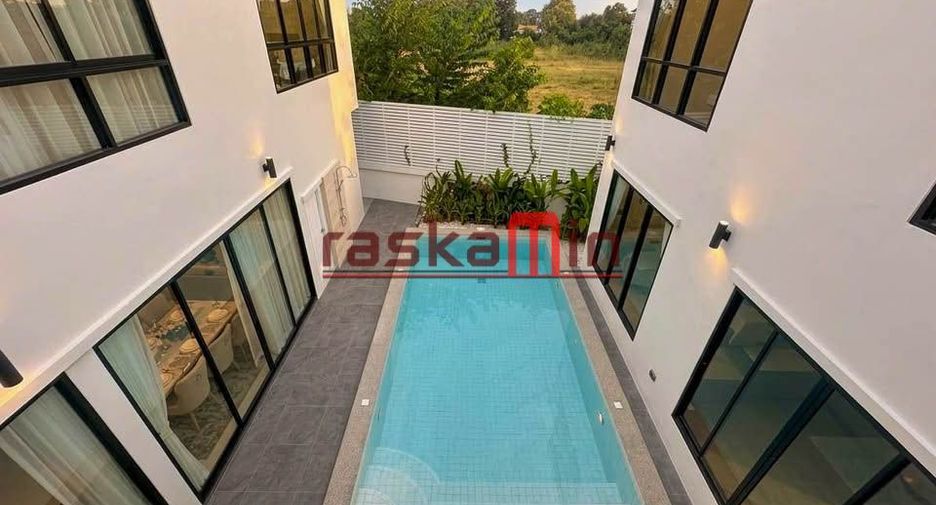 For sale 4 bedrooms villa in Bang Lamung, Chonburi