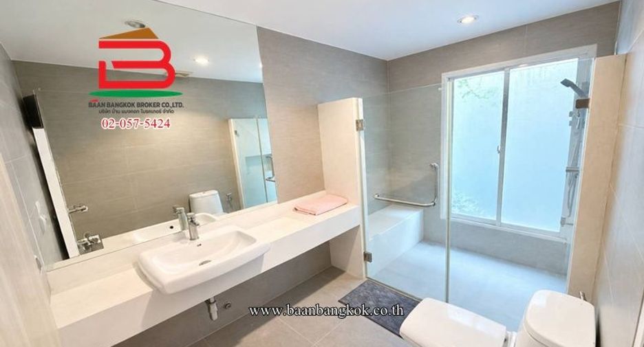 For sale 3 bedrooms house in Khan Na Yao, Bangkok