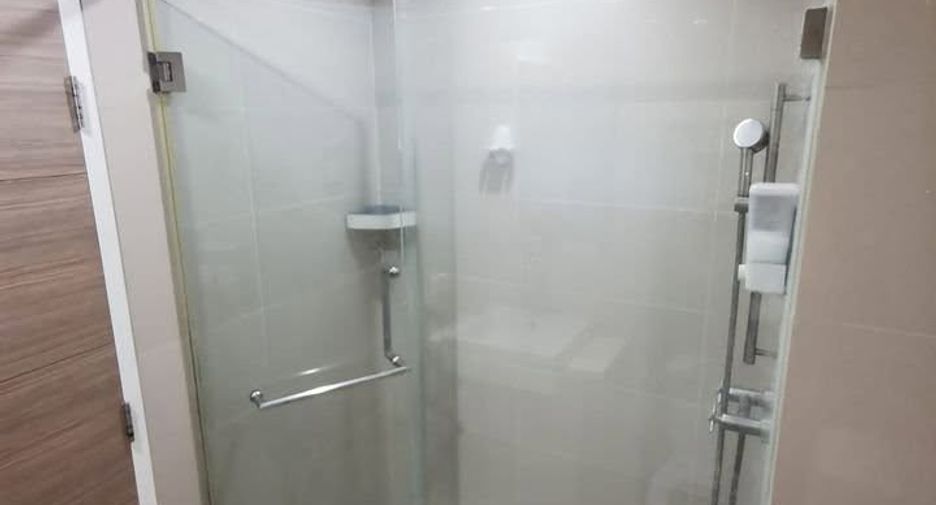Wohnung zur Miete mit 1 Zimmer in Khlong San, Bangkok