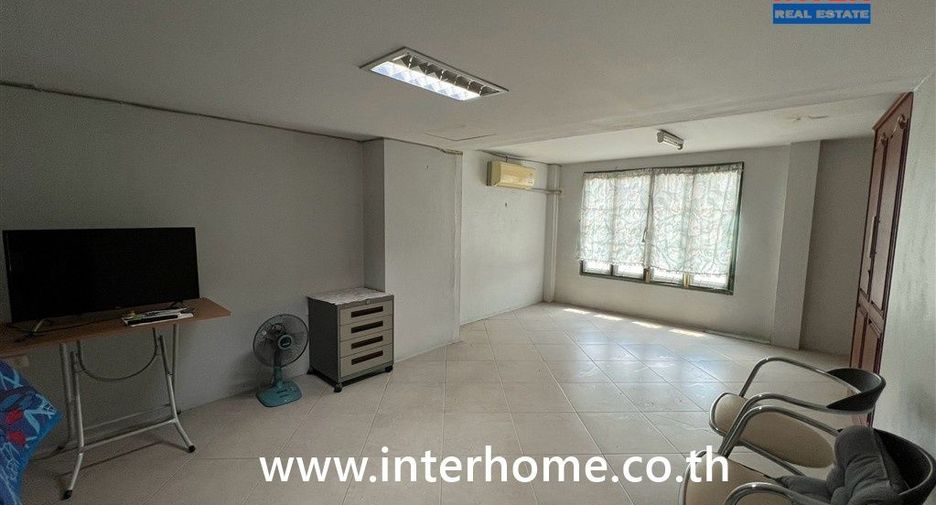 Gewerbefläche zum Kauf mit 3 Zimmer in Mueang Samut Prakan, Samut Prakan