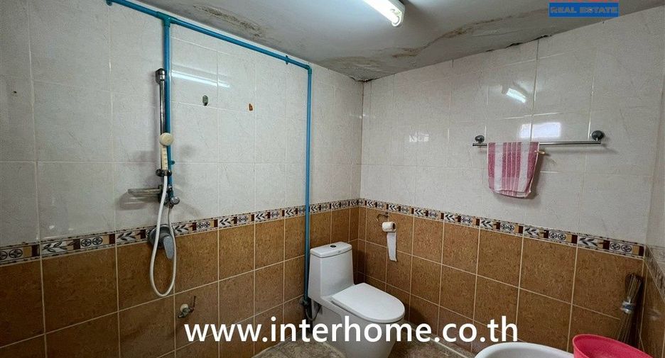 Gewerbefläche zum Kauf mit 3 Zimmer in Mueang Samut Prakan, Samut Prakan