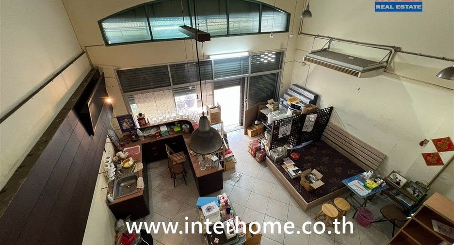 Gewerbefläche zum Kauf mit 3 Zimmer in Mueang Samut Prakan, Samut Prakan