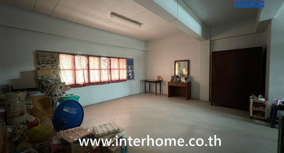 Gewerbefläche zum Kauf mit 3 Zimmer in Mueang Samut Prakan, Samut Prakan