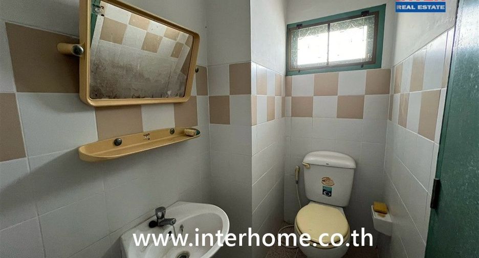 Gewerbefläche zum Kauf mit 3 Zimmer in Mueang Samut Prakan, Samut Prakan