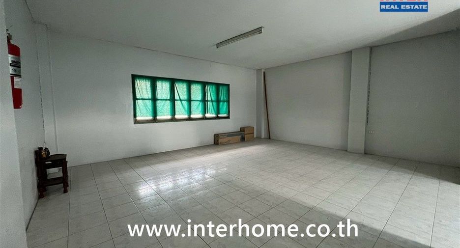 Gewerbefläche zum Kauf mit 3 Zimmer in Mueang Samut Prakan, Samut Prakan