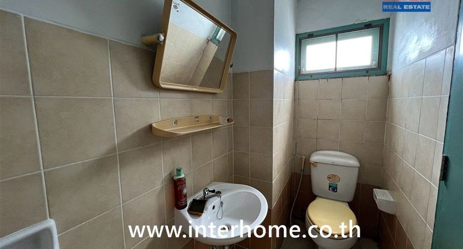 Gewerbefläche zum Kauf mit 3 Zimmer in Mueang Samut Prakan, Samut Prakan