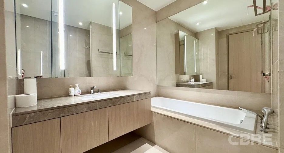 For rent 2 bedrooms condo in Khlong San, Bangkok