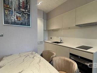 Condo en alquiler de 1 habitaciones en Khlong San, Bangkok