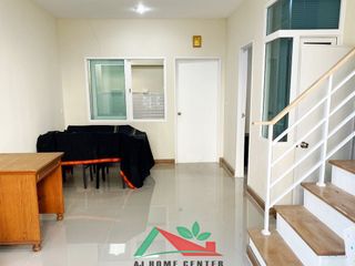 For sale 4 bedrooms townhouse in Mueang Samut Prakan, Samut Prakan