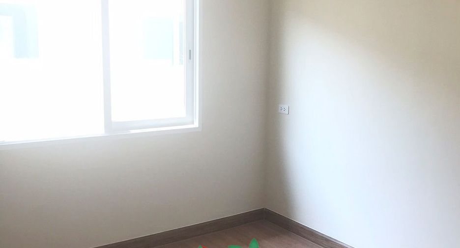 For sale 4 bedrooms townhouse in Mueang Samut Prakan, Samut Prakan