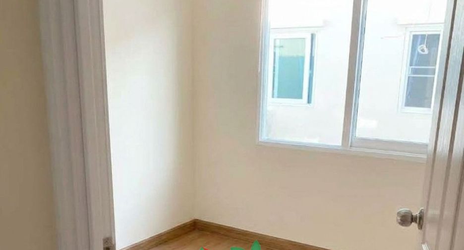 For sale 4 bedrooms townhouse in Mueang Samut Prakan, Samut Prakan