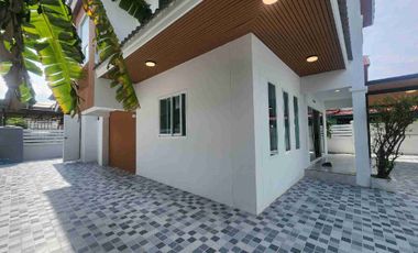 Haus zum Kauf mit 4 Zimmer in Min Buri, Bangkok