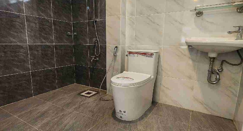Haus zum Kauf mit 4 Zimmer in Min Buri, Bangkok
