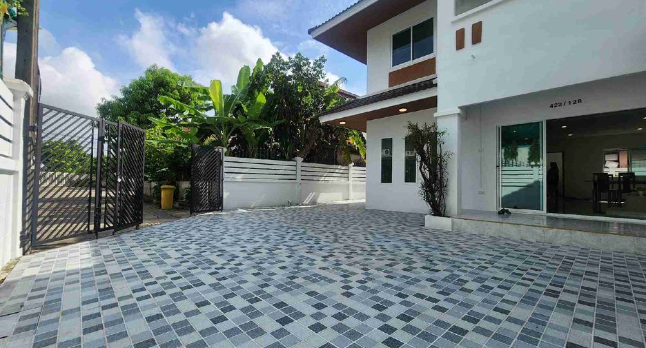 Haus zum Kauf mit 4 Zimmer in Min Buri, Bangkok