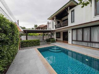 For rent 6 bedrooms villa in Bang Lamung, Chonburi