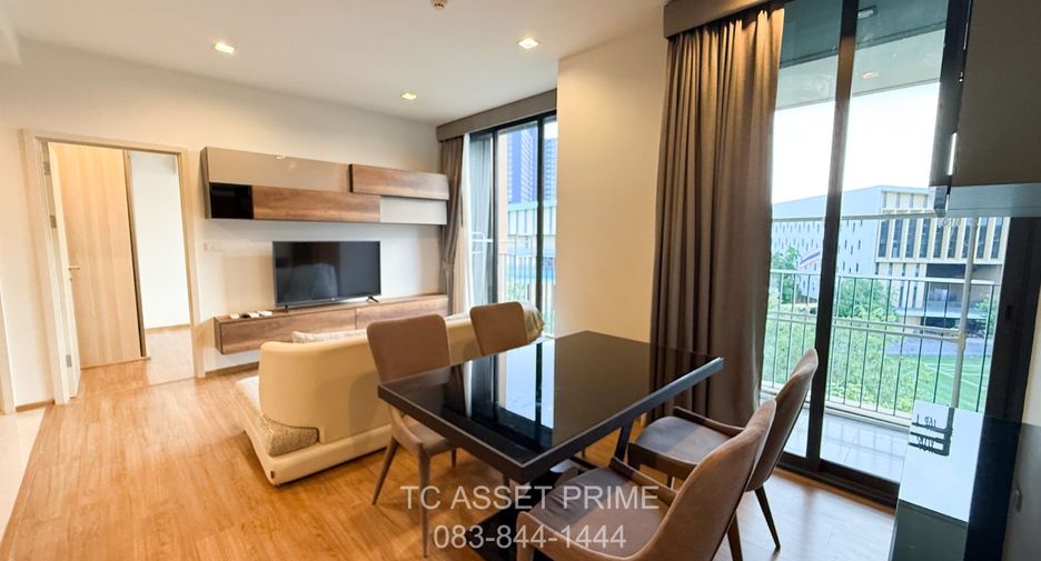 For rent 2 bedrooms condo in Watthana, Bangkok