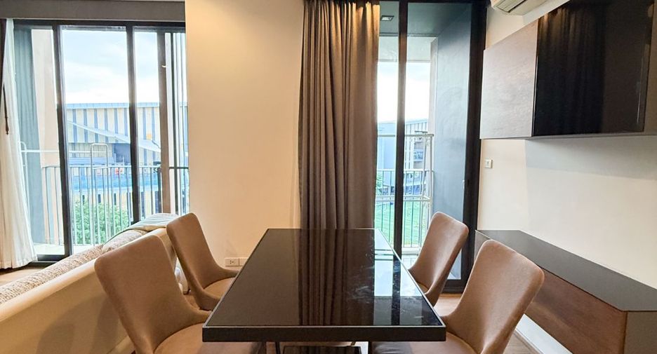 For rent 2 bedrooms condo in Watthana, Bangkok