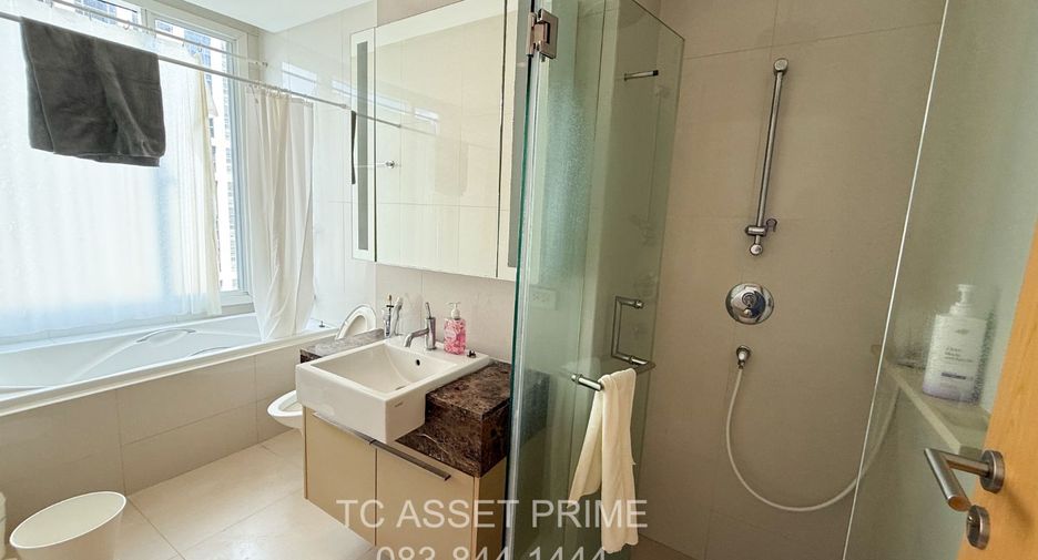 For rent 1 bed condo in Khlong Toei, Bangkok