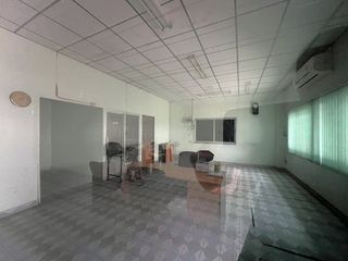 For rent and for sale 4 bedrooms warehouse in Sam Phran, Nakhon Pathom