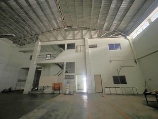 For rent and for sale 4 bedrooms warehouse in Sam Phran, Nakhon Pathom
