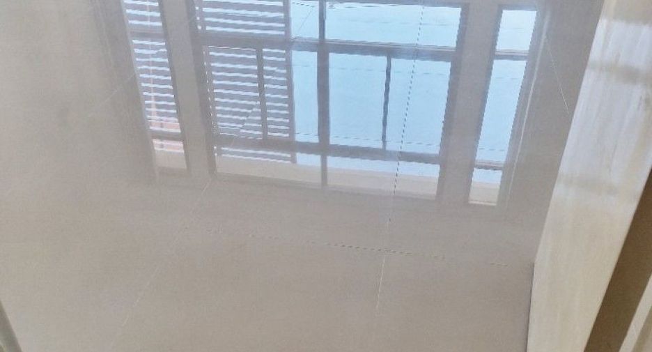 Local comercial en venta de 3 habitaciones en Thung Khru, Bangkok