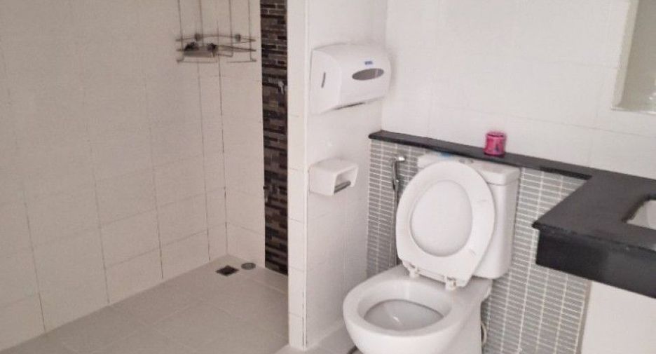 Local comercial en venta de 3 habitaciones en Thung Khru, Bangkok