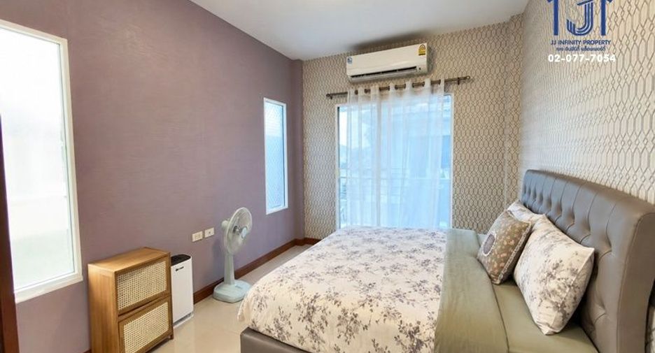 出售 4 卧室 独立屋 在 Sam Khok, Pathum Thani