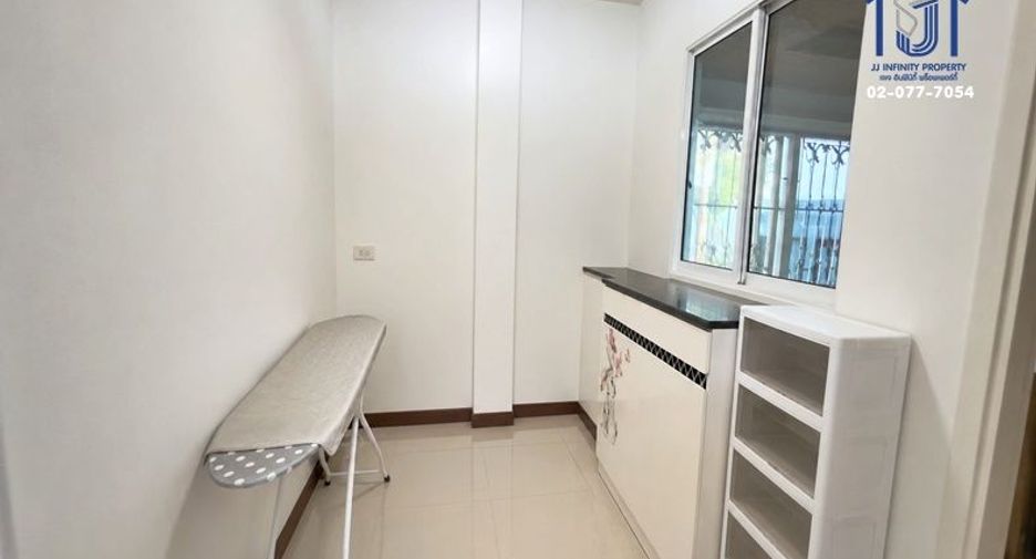 出售 4 卧室 独立屋 在 Sam Khok, Pathum Thani