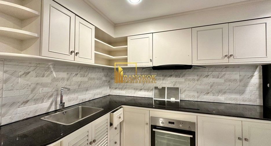 For rent 2 bedrooms apartment in Phra Khanong, Bangkok