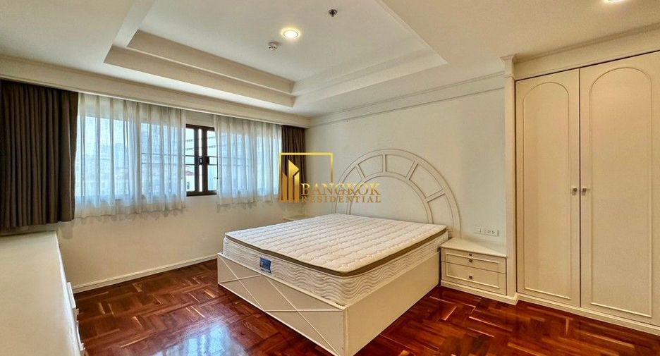 For rent 2 bedrooms apartment in Phra Khanong, Bangkok