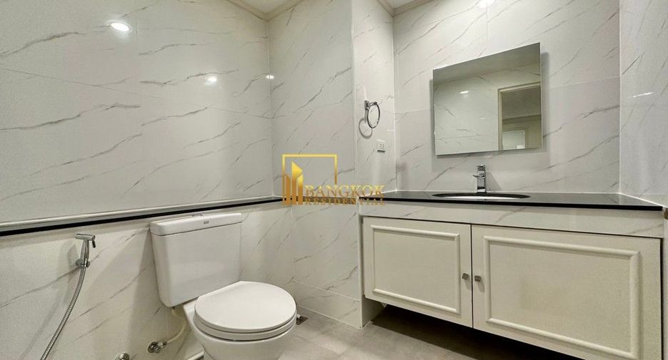 For rent 2 bedrooms apartment in Phra Khanong, Bangkok