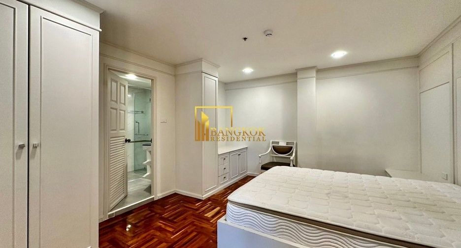 For rent 2 bedrooms apartment in Phra Khanong, Bangkok