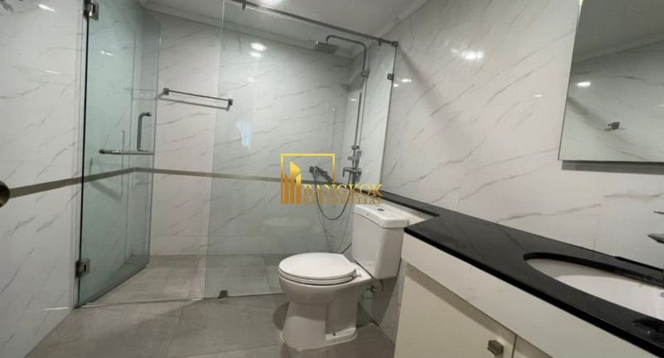 For rent 2 bedrooms apartment in Phra Khanong, Bangkok
