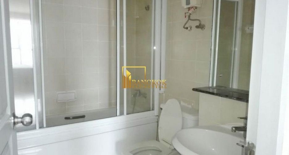 For rent 3 bedrooms condo in Khlong Toei, Bangkok