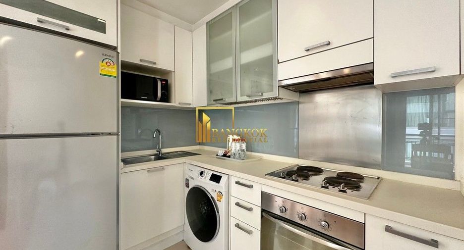 À louer 2 chambres appartement avec services à Watthana, Bangkok