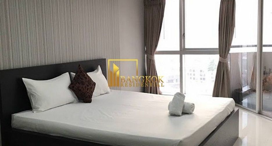 For rent 3 bedrooms condo in Khlong Toei, Bangkok