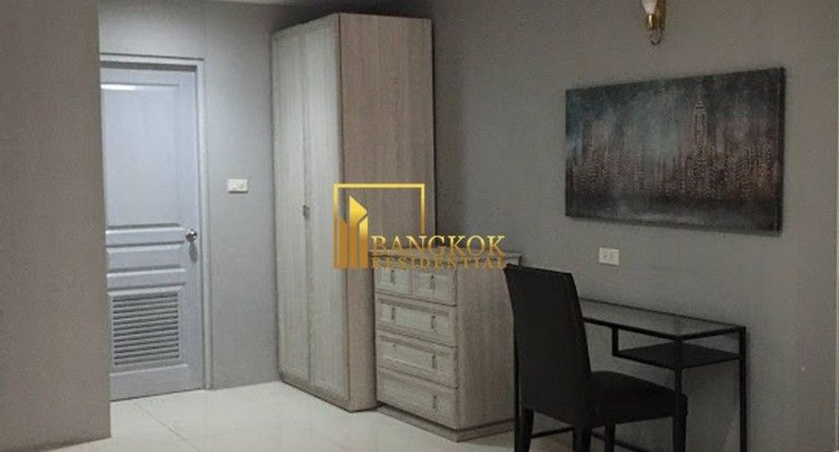 For rent 3 bedrooms condo in Khlong Toei, Bangkok